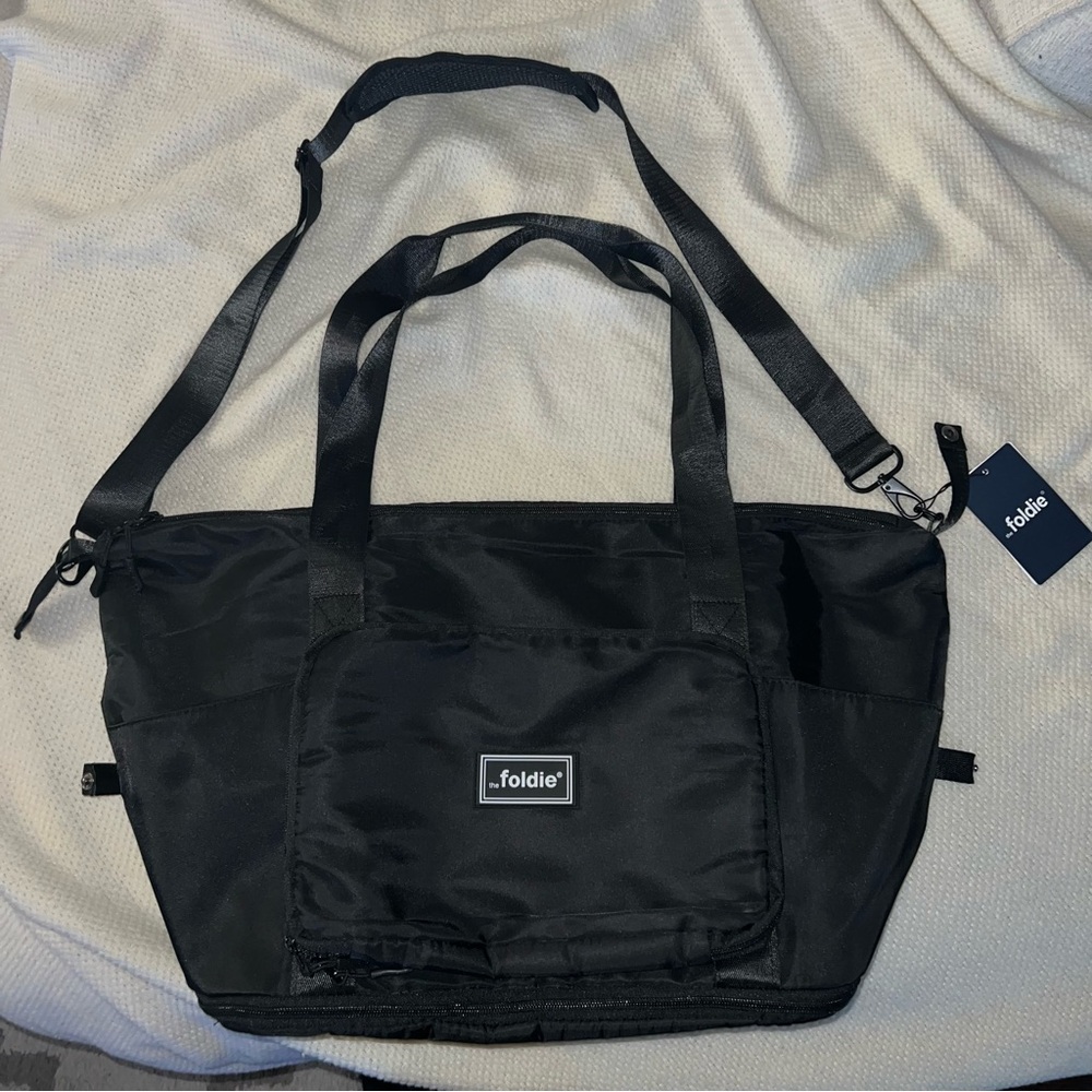 The Foldie… The world’s most versatile travel bag as seen on CBS, Fox News etc.